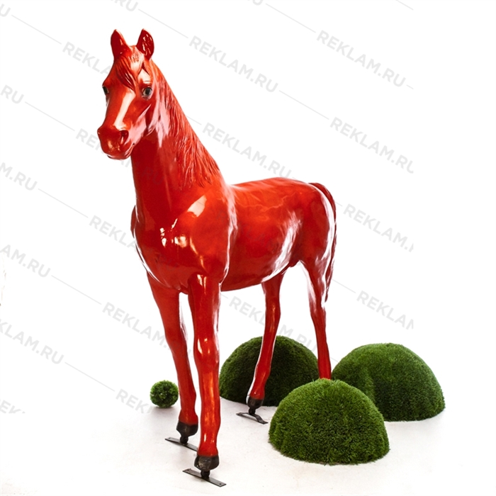 Рекламная фигура Конь красный, пластик, 235 x 190 см.